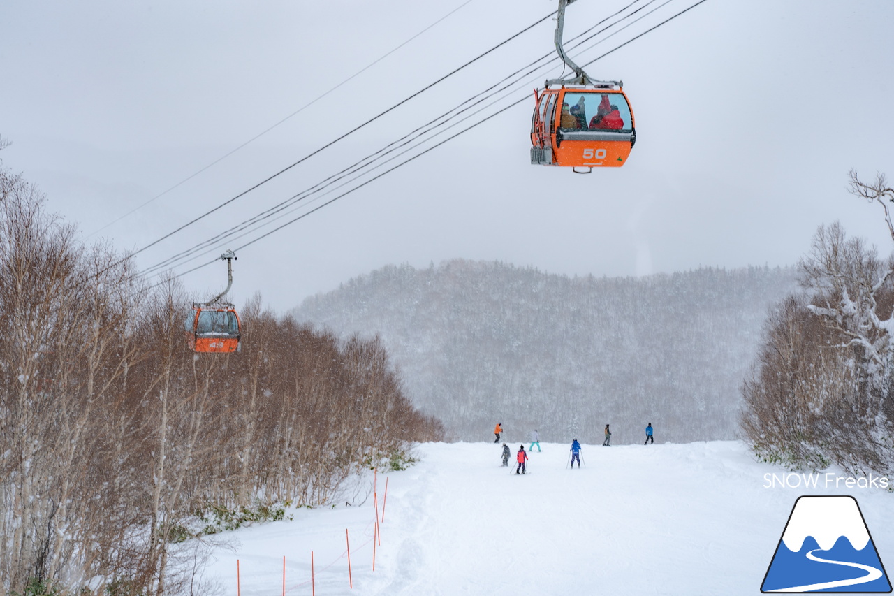 札幌国際スキー場｜オープン日からたった３日で全面滑走可能！広々ゲレンデで快適な初滑りを楽しみましょう♪そして、夜は『ARC'TERYX WINTER FILM TOUR SAPPORO』in サッポロファクトリー(^_-)-☆